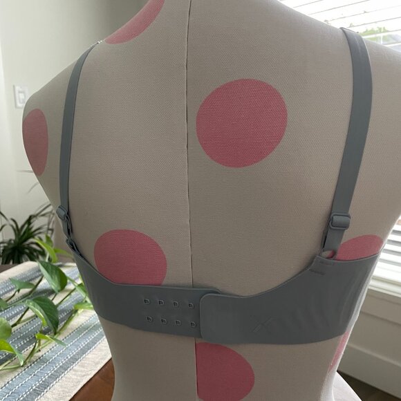 Knix Revolution V-Neck Bra #1 Seller Wireless Med. Support Light Blue Sz S+ NWOT - Picture 7 of 14